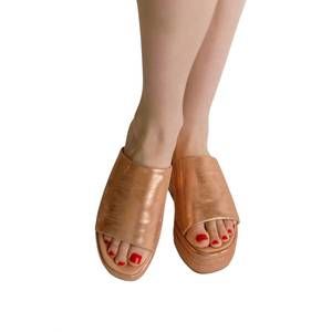 NEW FREE PEOPLE harbor flatform sandals in rose gold